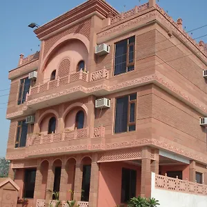 *** Hotel Siris 18 India