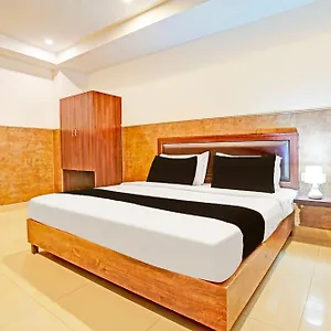 **** Hotel Super Collection O Tilak Nagar Near Pacific Mall India